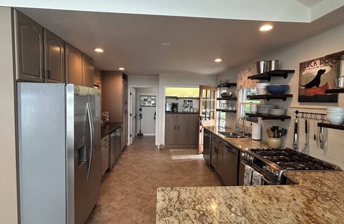 Sister Lakes House | Magician Lakefront - 7 bedrooms, 4.5 baths, screened in porch and coffee bar.