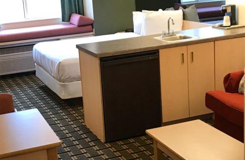 Carlyle Resort | Mariner's Village Resort
