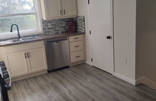 St. Helen House | Marvelous 4-bedroom 2 bath pet friendly home in St. Helen for your getaway