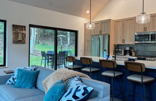 Maple City House | Michi's Base Camp: Your Dog-Friendly Escape Begins