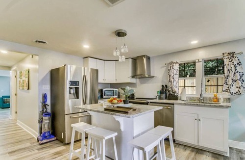 West Pensacola House | Mins to Downtown & the Beach! Myrtle Main-House