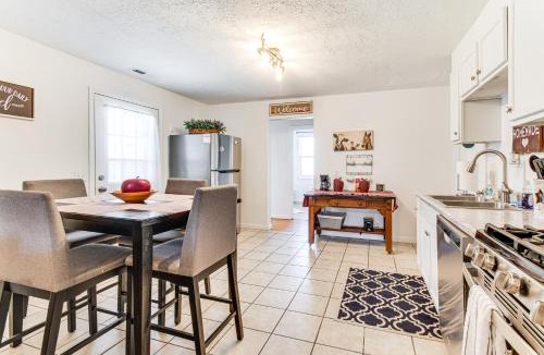 Casey House | Mins to Local Attractions: Pet Friendly w/Yard!