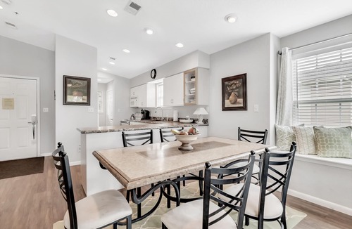 Branson Condo | Minutes from Downtown Branson! So Many Amazing Amenities! Clean and Cozy! 2BD