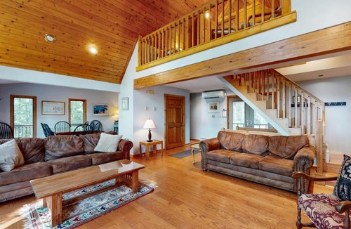 McHenry Ski Chalet | Mirabella Eclano