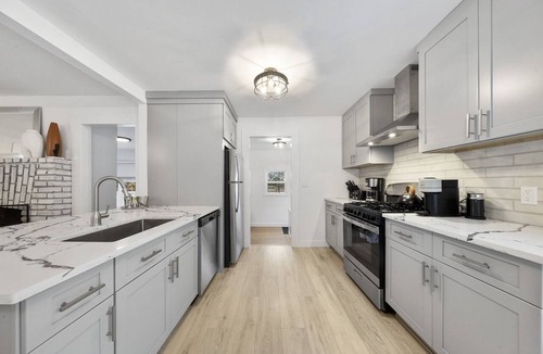 Mattituck House | Modern farmhouse w/heated pool, beach, horses and winery in heart of North Fork