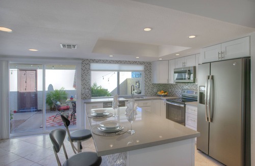 Scottsdale House | Modern Renovated Gem- Scottsdale Townhome w/Pergola- Near Old Town & Papago Park