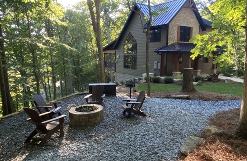 Springfield Ski Chalet | Modern/rustic chalet nestled in the woods at Paradise Ranch & Retreat