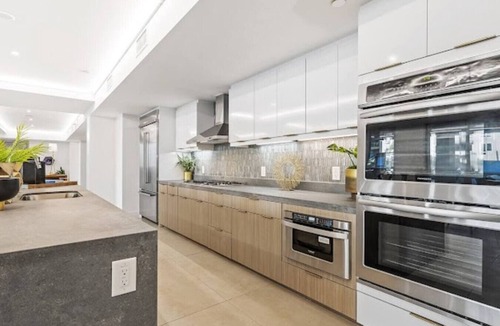 Tustin Apartment | Modern Studio @Central Irvine | Pool Gym BBQ