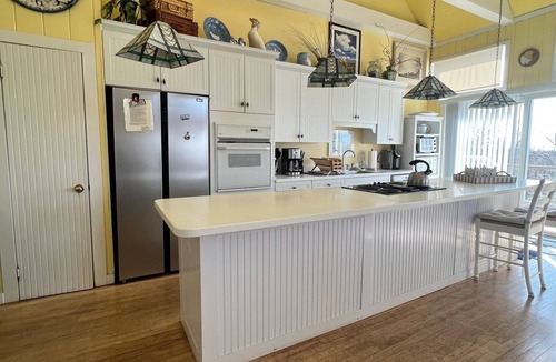 Montauk House | Montauk Panoramic- Luxury home with heated pool -game room- large deck