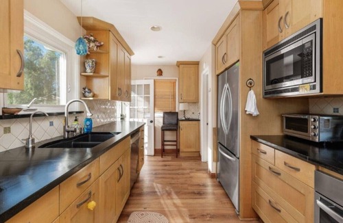 Mount Helix Apartment | Mt Helix Delight 3-4br/2ba, with HUGE VIEW DECK & FIREPIT