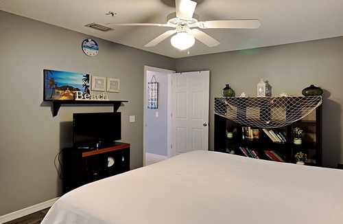 Navarre Beach Condo | Navarre Beach Condo with Balcony Overlooking the Sound - Just Steps to the Sand!