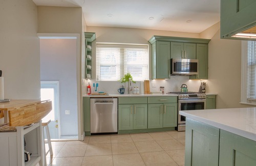 Prospect Lefferts Gardens House | Near Prospect Park, Comfy King Beds, Nice Outdoor Space, Free Parking EV Charger