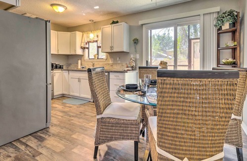 East Pensacola Heights House | NEW! Classic Townhome < 9 Mi to Pensacola Beach!