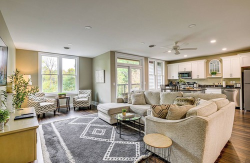 Akron Condo | NEW in 2024, 'Litfin Loft' - Village of Akron