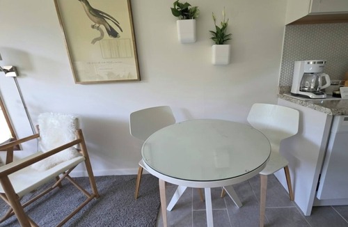 Shorewood-Tower Hills-Harbert Cottage | NEW LISTING! Charming Studio Cottage + Enjoy Harbor Country + Near Cherry Beach
