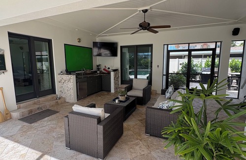 Golden Beach House | New-SUN, SAND & STYLE! 4BR Coastal Retreat with pool and private beach access.