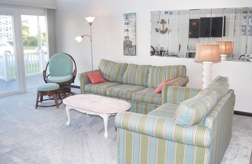 Windy Hill House | NEW TO RENTAL! 3RD ROW, 3 BEDROOM HOUSE WITH LARGE FRONT PORCH AND OCEAN VIEW