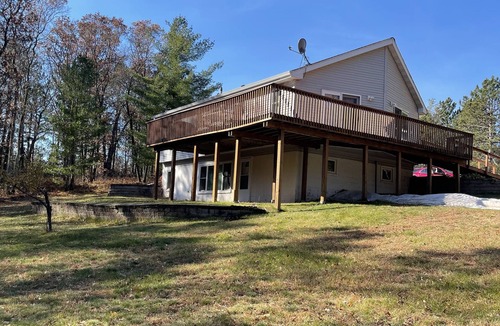 Markville House | Newer, 4 bdrm 2 bathroom lake home 5 minutes from everything in Danbury Wi