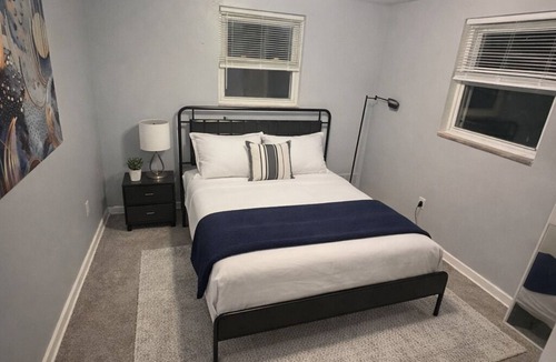 South Hills House | NFL Draft Luxury Stay Sleeps 6 Minutes to Action & Light Rail Access 1 Min