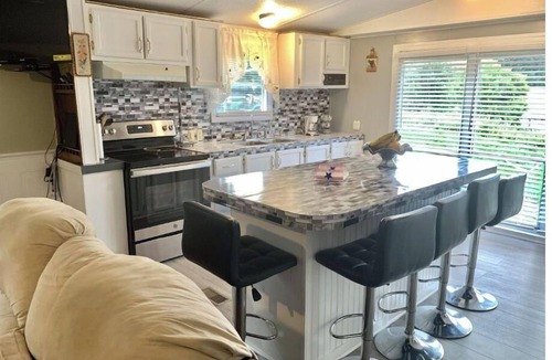 Greeneville House | Nice and Peaceful 2 BR/2 BATH. Pets welcome!