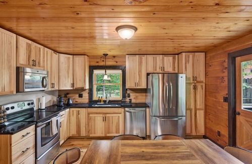 Round Top Cabin | Nirvana Woods in Round Top - Private Catskills Log Retreat with AC