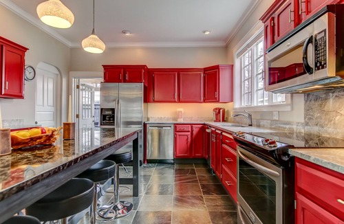 South Haven House | North Shore 6Bed/5-1/2 Bath,Pool,Fire Pit, Beach, Decks, Fireplace