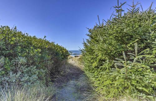 Smith River House | Northern California Home, Steps to Pelican Beach!