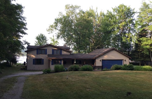 Alanson House | Northern Michigan Lakeside Family Retreat - sleeps 12