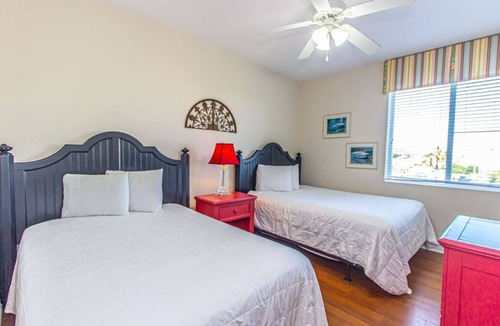 Windy Hill Condo | Ocean Breeze Luxury Villas 2C Across The Street From The Ocean! Sleeps 20 guests