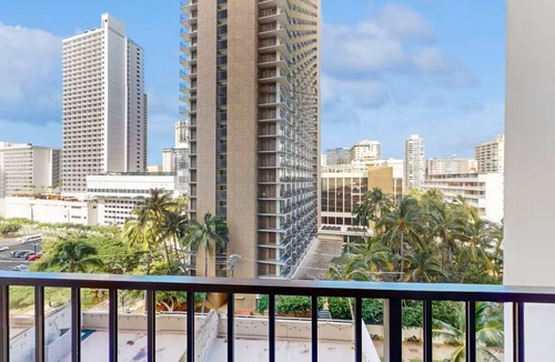 Waikiki Condo | Ocean View Retreat 4 Mn Walk 2 Beach Lanai Sleep 6 @ Waikiki Banyan #908 Tower 1