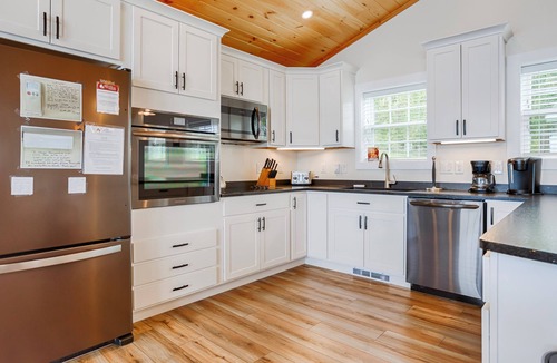 Town of Varick House | Olver Farm Cottage - Newly built cottage only feet from the shores of Cayuga Lake!