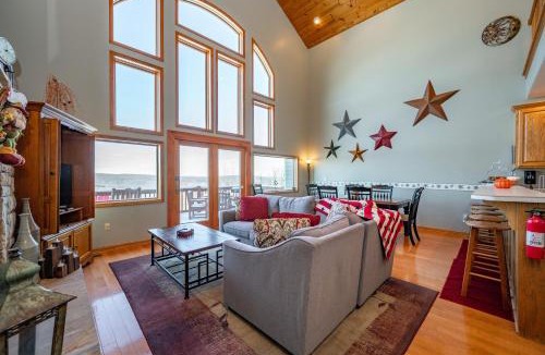 McHenry House | Overlook Mountain Villa 4B by Railey Vacations