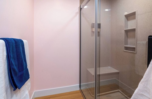 Cobden Hotel | Peach Tree Inn, downtown Cobden