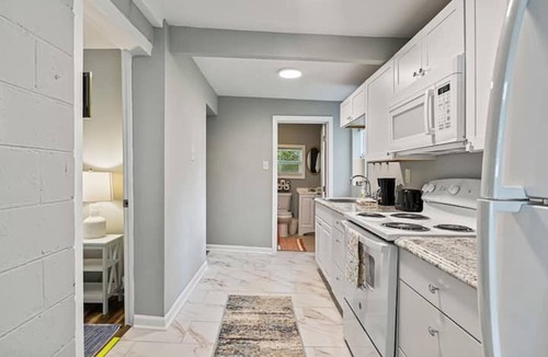 South Pensacola House | Pensacola Baptist Hospital 2 Bedroom Apartment