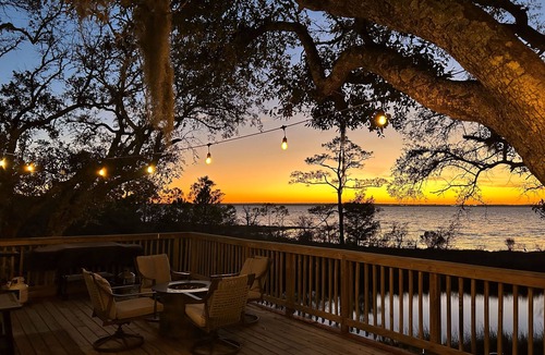Florida Panhandle House | Pensacola Bay waterfront! Close to Pensacola and Navarre beach , amazing sunsets
