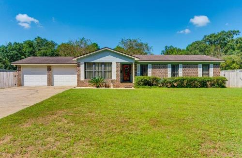 Florida Panhandle House | Pensacola Home ~ 13 Mi to Perdido Bay!