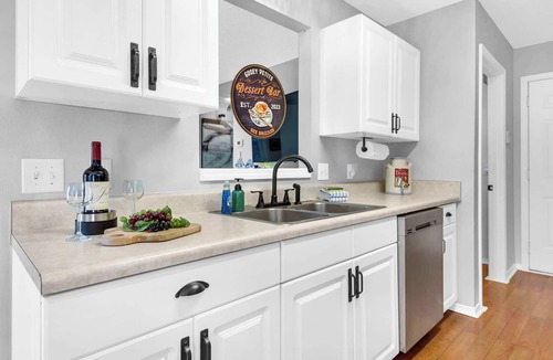 Pensacola House | Pensacola Retreat: Beach & Downtown Fun Awaits!
