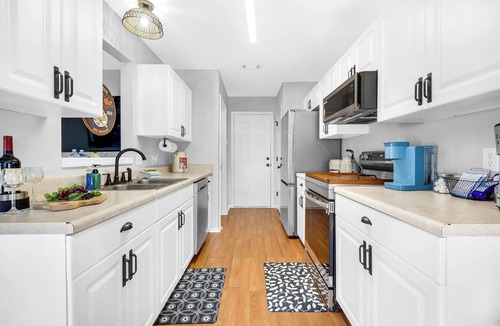 Pensacola House | Pensacola Retreat: Beach & Downtown Fun Awaits!