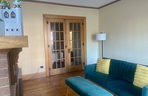 Mount Vernon House | Perfect for large families and groups, located walking distance to Downtown