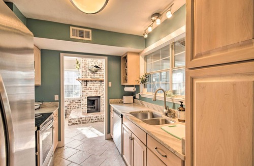 Northeast Pensacola Cottage | Pet-friendly A-frame Retreat Near Dtwn + Beaches!