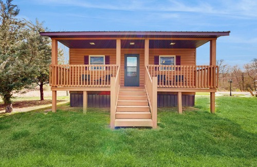 Murphysboro Cottage | Pet Friendly! Countryside Couples Stay in Illinois