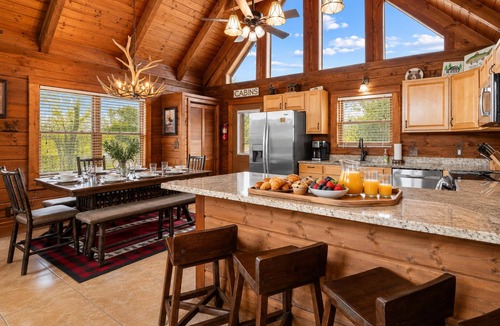 Big Cedars Cabin | Pet-Friendly Hot Tub Cabin Near Thunder Ridge Sleeps 8
