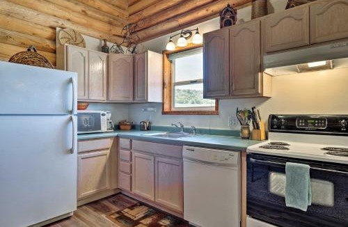 Spanish Valley House | Pet-Friendly Moab Cabin w/Mtn Views & BBQ!