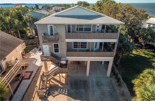 Pine Island House | Pine island - Weeki Wachee Ocean View Home- Walk to Beach on secluded island