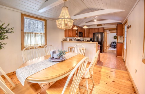 New Marlborough Cottage | Pine View Cottage, Berkshires Getaway Lake Buel w/lake rights. Pet friendly!