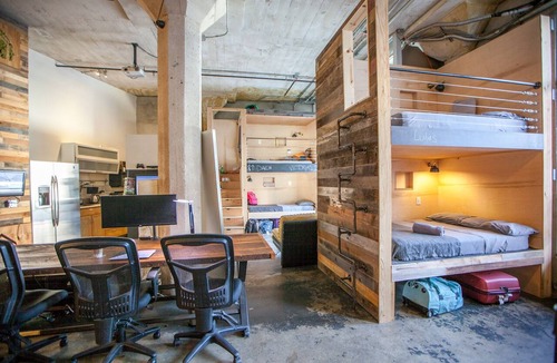 Hollywood Hostel | PodShare - Hostel