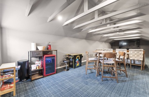Southside House | Pool, Riverfront, Theater, Views of Blue Angels