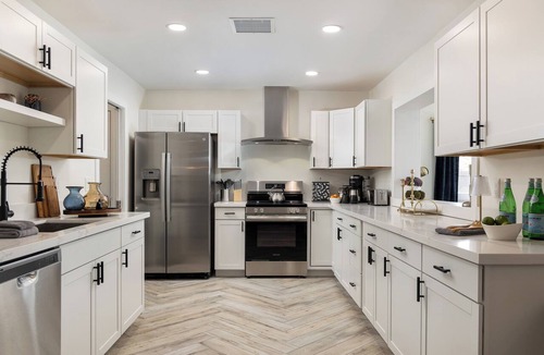 McClintock House | Pool, Spa, Fire Pit, Grown Up Swings-Your Own 5BR/3BA Resort-LOW Pool Heat Fee