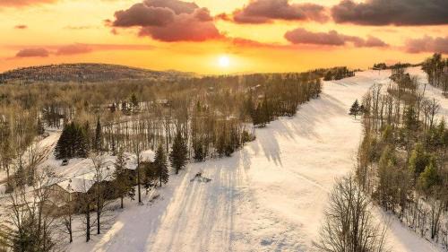 Bessemer Villa | Premium Slope-Side Escape I Alpen Villas at Powderhorn Mountain