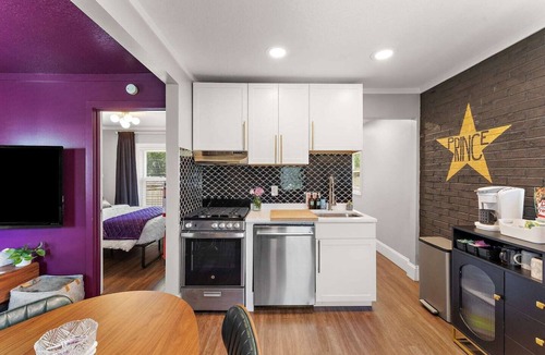 Wenonah House | Prince-Themed Cozy Retreat Near Airport & Mall